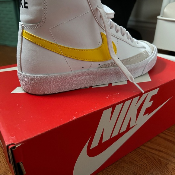 Nike Blazer Mid '77 GS - Picture 2 of 6